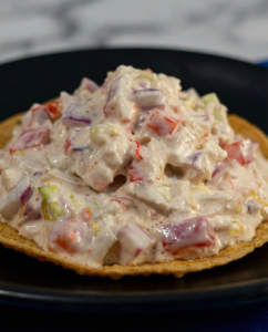 Tostada de ensalada de Surimi